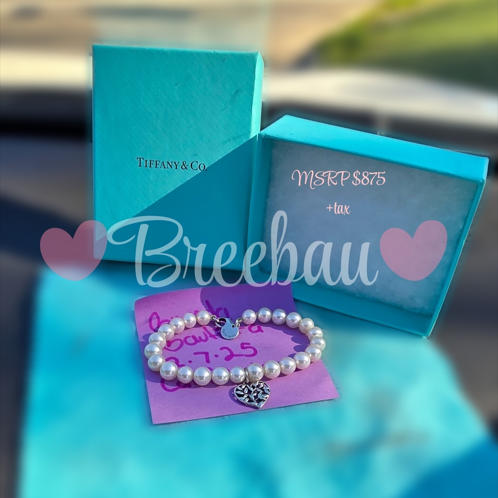 SOLD ✨️ Tiffany & Co. Silver Heart Charm Pearl Bracelet